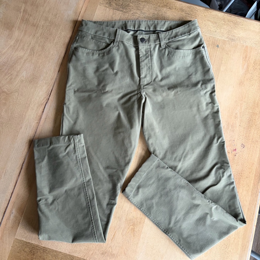 Lululemon ABC Classic-Fit Pant Dark Olive Men's Size 32” x 32”